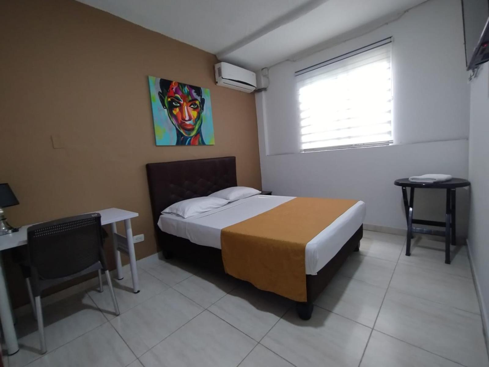 Hotel Parque Del Perro Cali Bagian luar foto